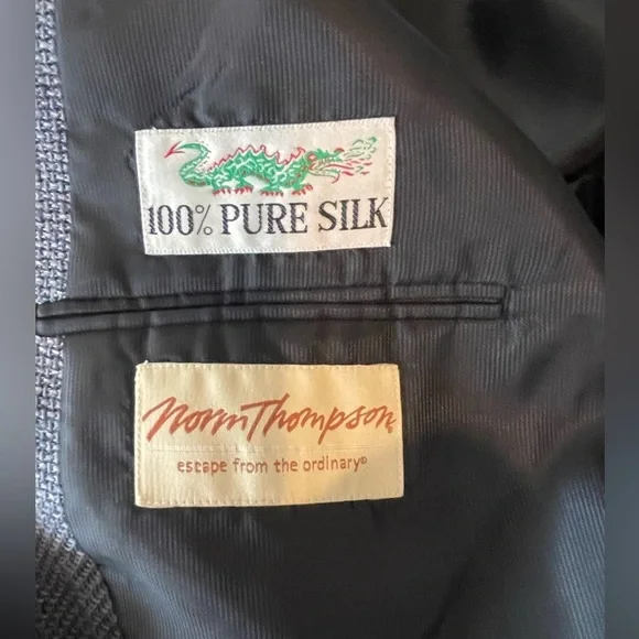 🔥‼️Norm Thompson 40R 100% silk men’s jacket/blazer. Excellent quality clothier! - Picture 4 of 11